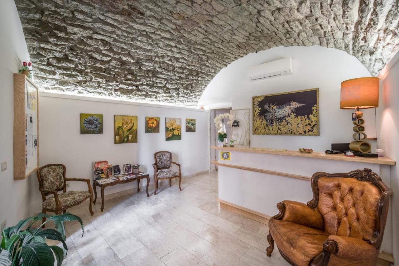 Bosa Queen House Екстериор снимка