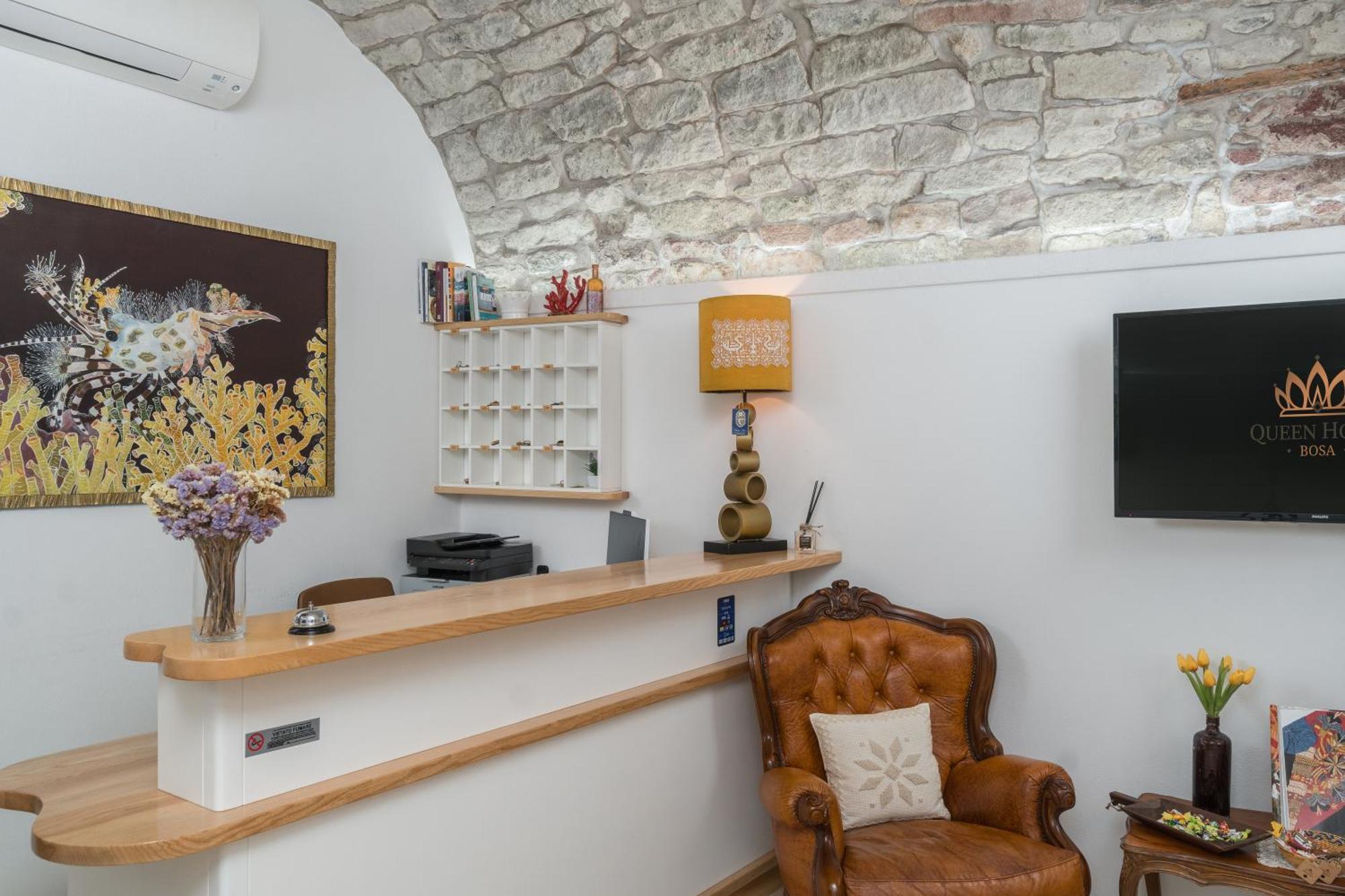 Bosa Queen House Екстериор снимка