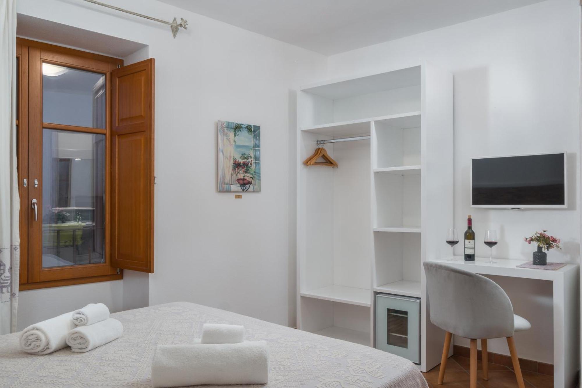 Bosa Queen House Екстериор снимка