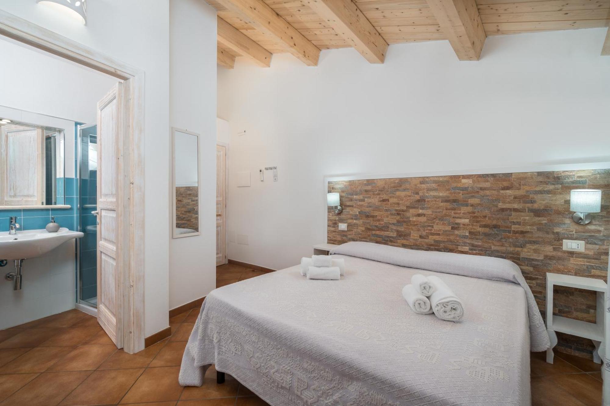 Bosa Queen House Екстериор снимка