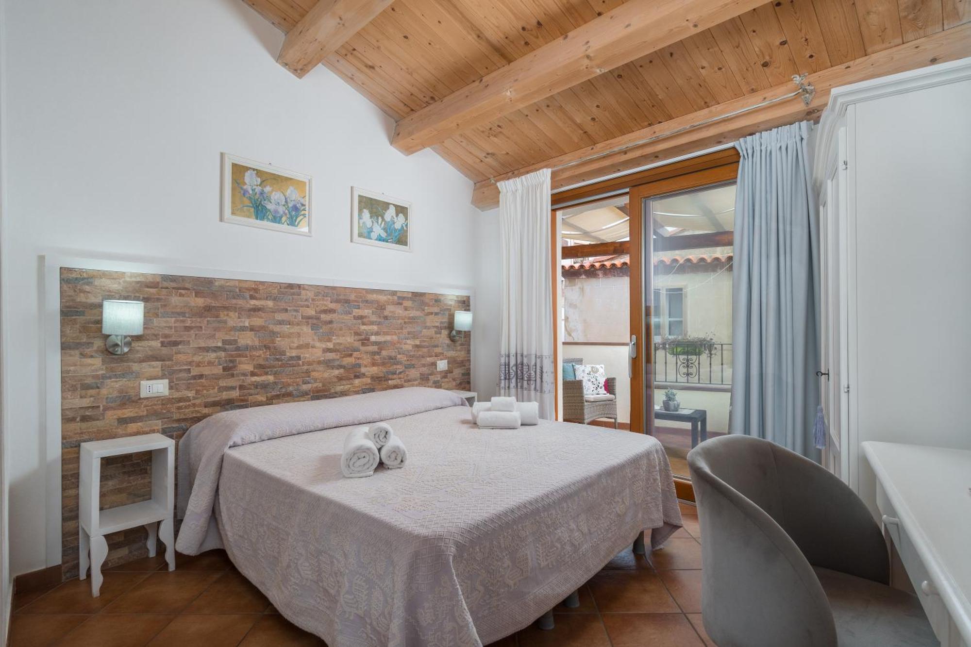 Bosa Queen House Екстериор снимка