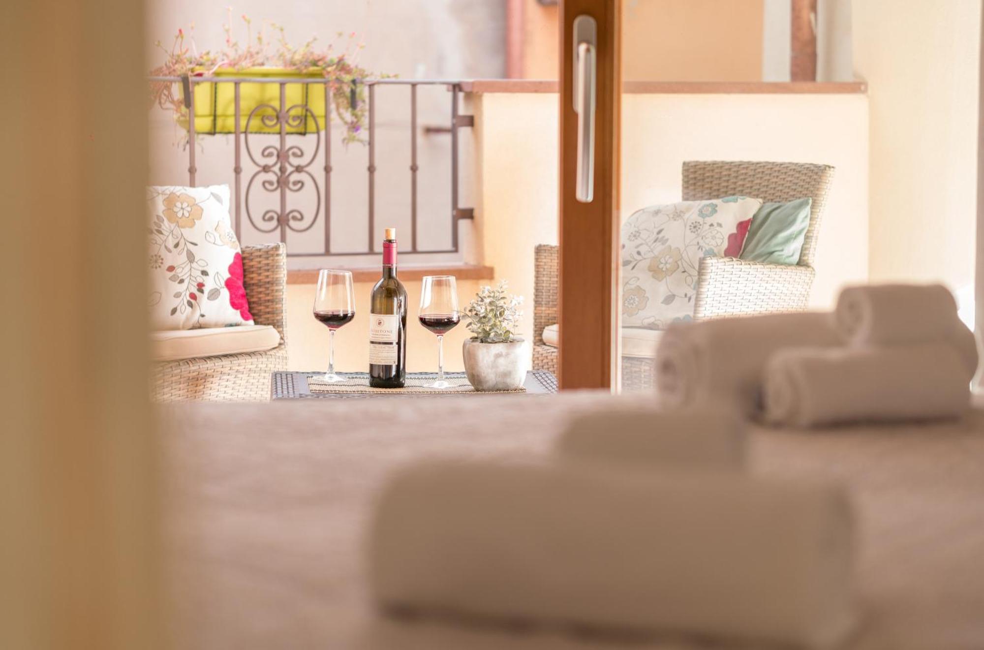 Bosa Queen House Екстериор снимка