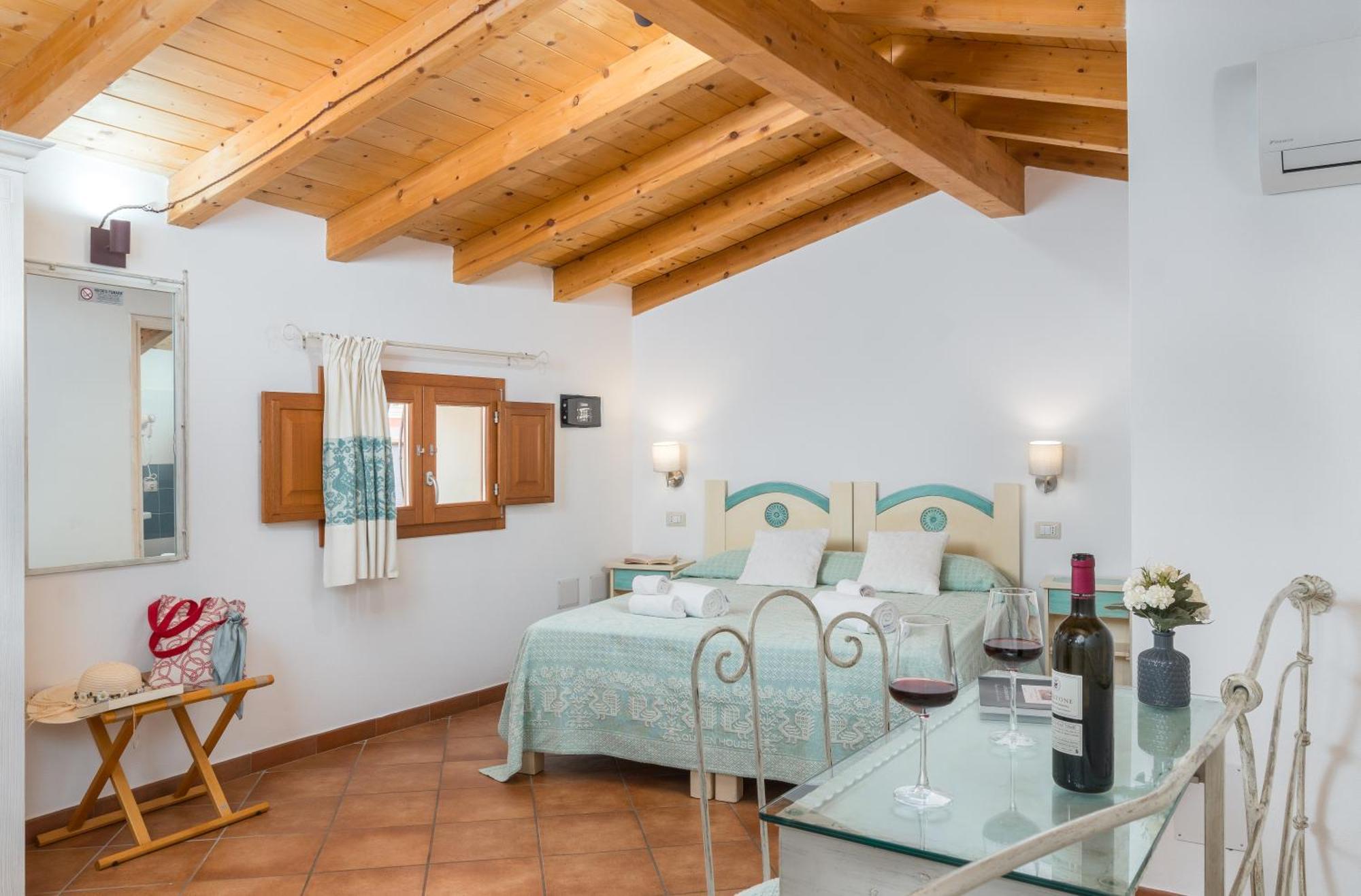 Bosa Queen House Екстериор снимка
