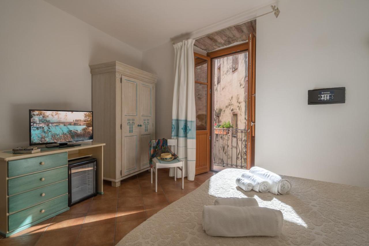Bosa Queen House Екстериор снимка
