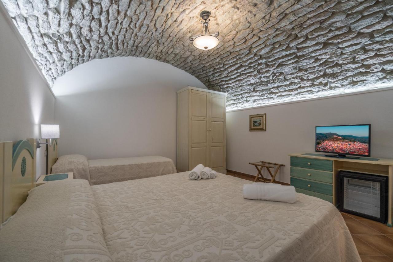 Bosa Queen House Екстериор снимка