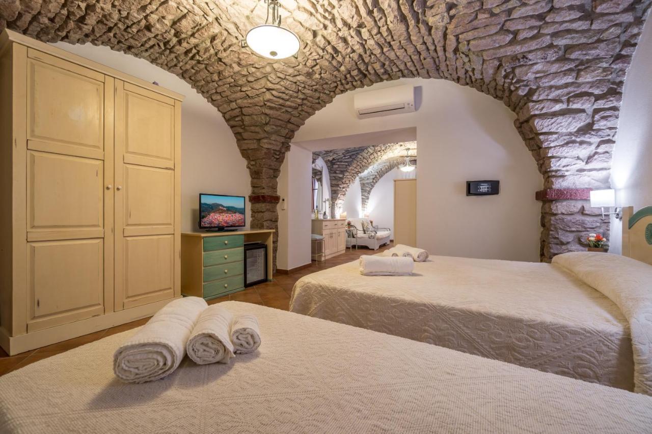 Bosa Queen House Екстериор снимка